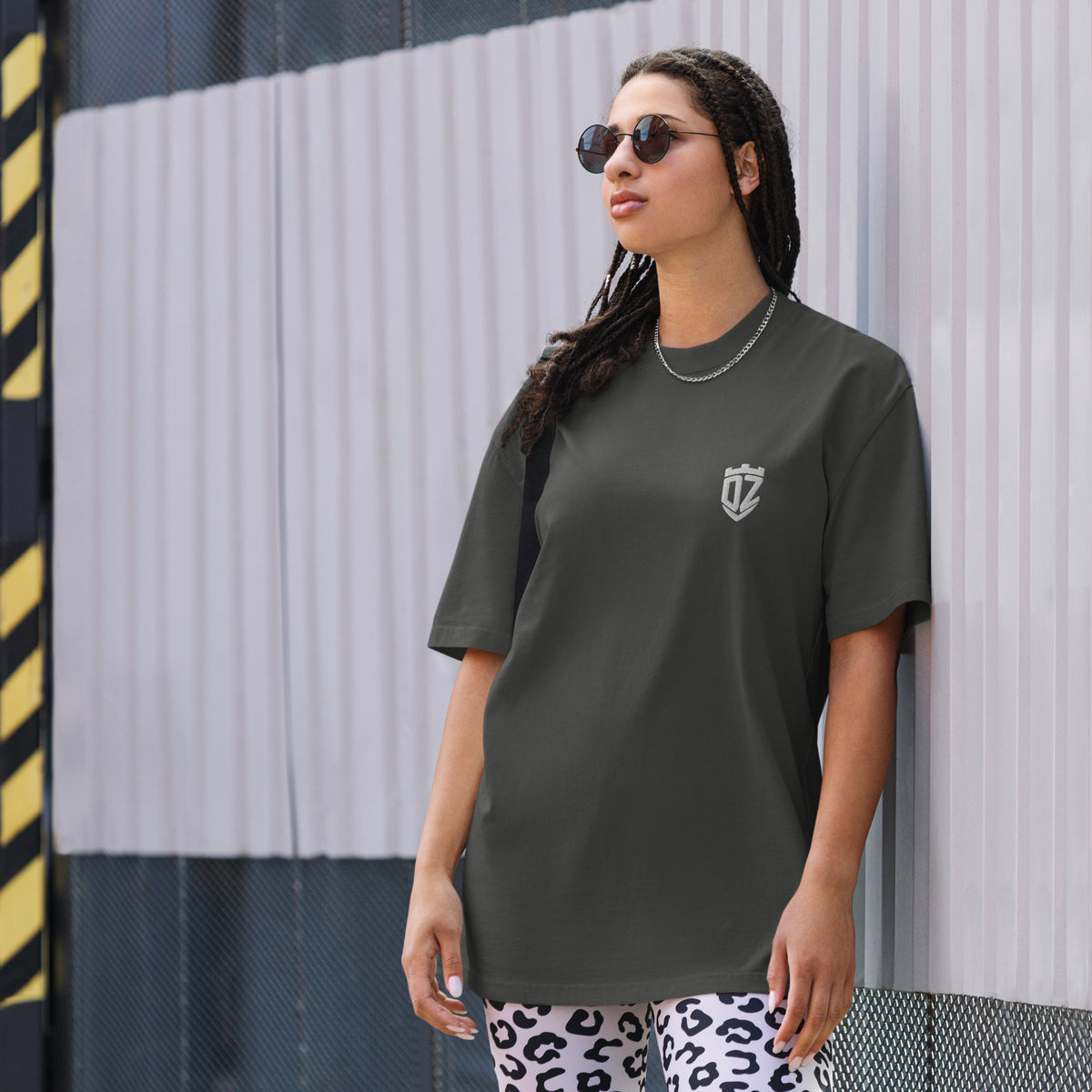 T-shirt oversize délavé noir DZ Collection, détail du coton cardé